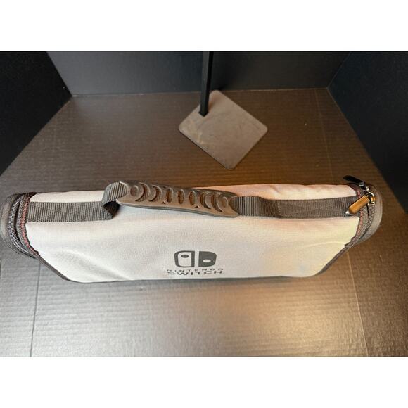 Nintendo Switch PowerA Everywhere Messenger Bag Travel Bag with Shoulder Strap - Picture 4 of 11